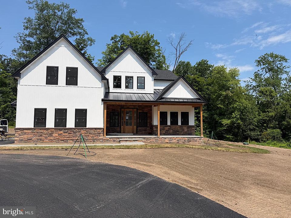 1st image of 82 Scott Rd