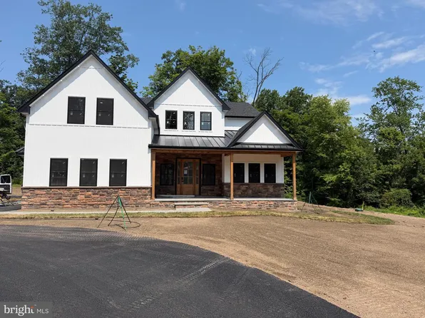 82 Scott Rd, Perkasie, PA 18944