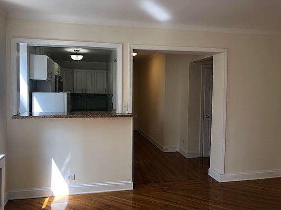 4th image of 11809 83rd Ave APT 1H