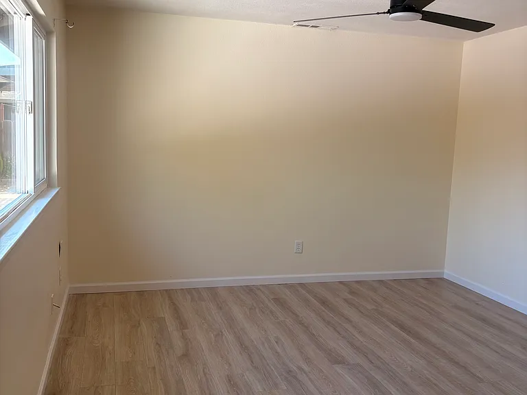 1400 Dalarna Way — Photo 5