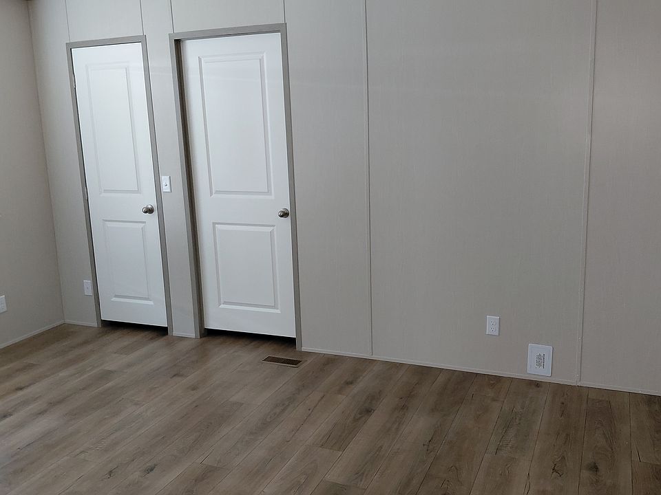1st image of 339 Lakeway Dr
