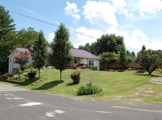 24 Columbine Ln, Galax, VA 24333