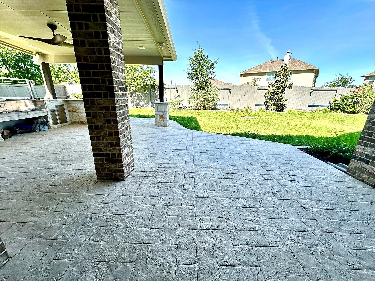 4 bed, 3.5 bath, 3451 sqft, $3,425 — Photo 3