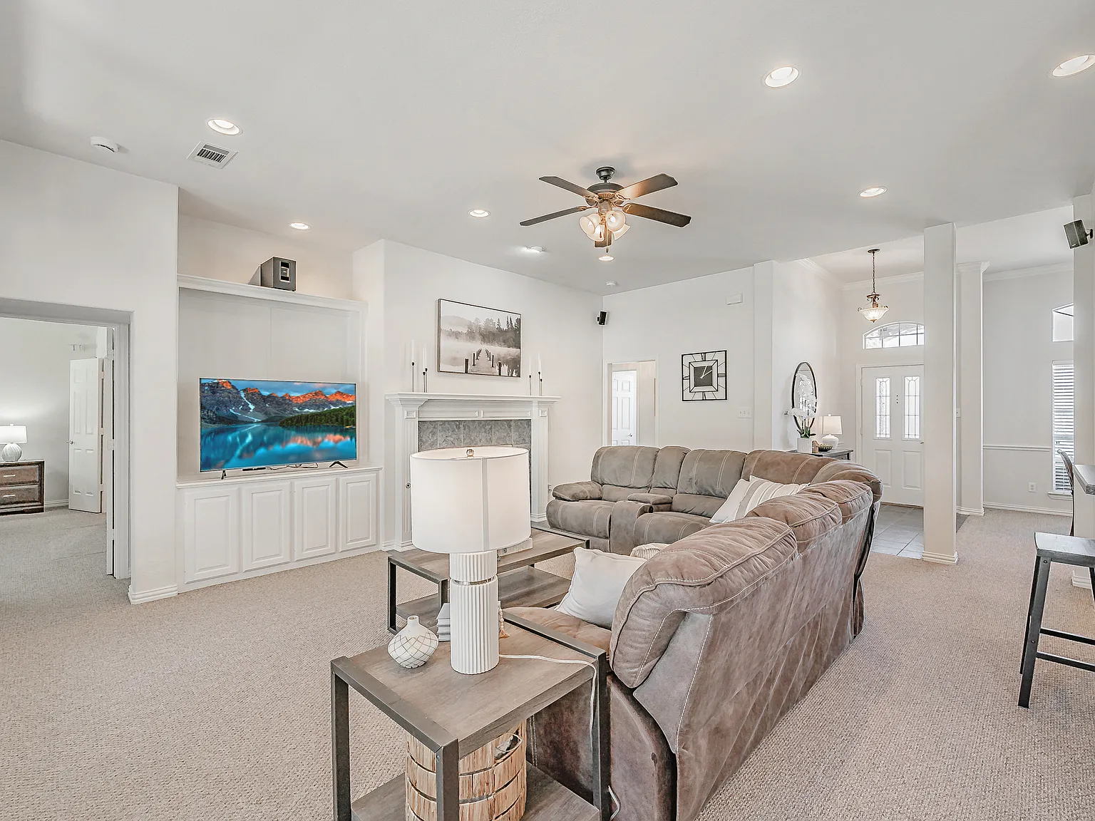 4 bed, 2166 sqft, $5,500 — Photo 3