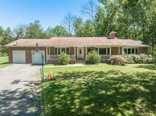 10 Matheson Rd, Whitehouse Station, NJ 08889