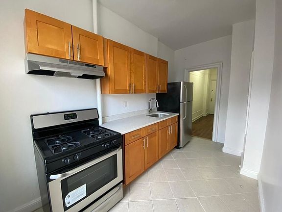 5th image of 280 E 21st St APT 4I