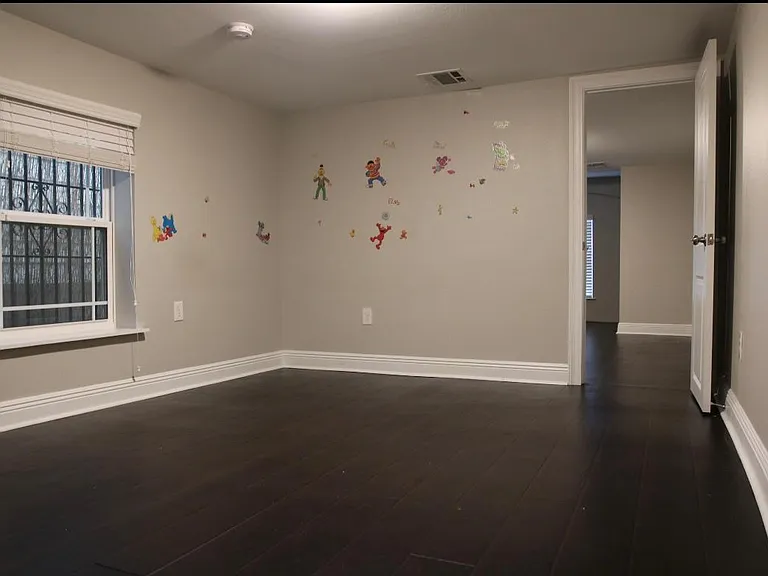 2228 Magnolia St — Photo 17
