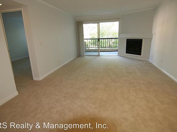 2nd image of 5510 Owensmouth Ave APT 231