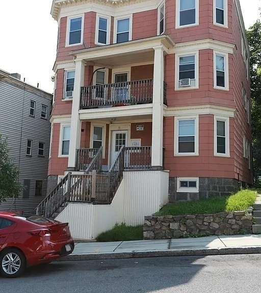 10 Winter St #3 — Photo 1