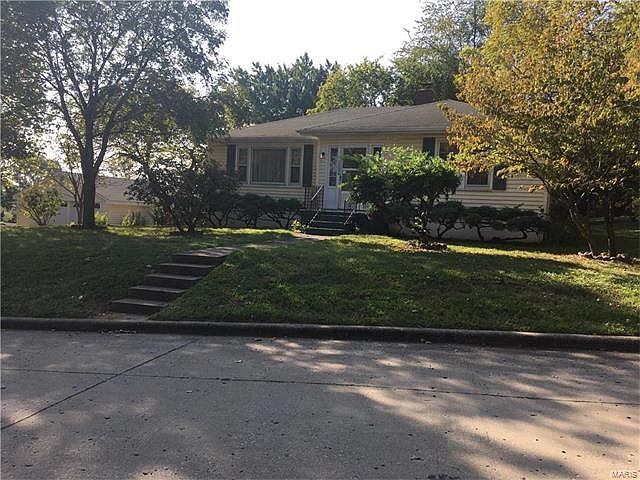 1st image of 2701 Lynnwood Dr
