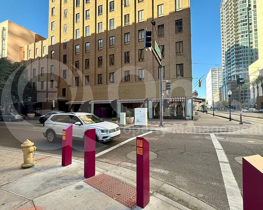 1st image of 114 W Adams St Unit 1010