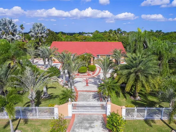 21485 SW 242nd St, Homestead, FL 33031