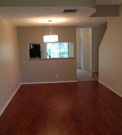4th image of 7703 Sanibel Dr