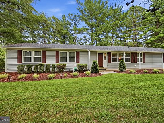 3rd image of 10818 Oldfield Dr