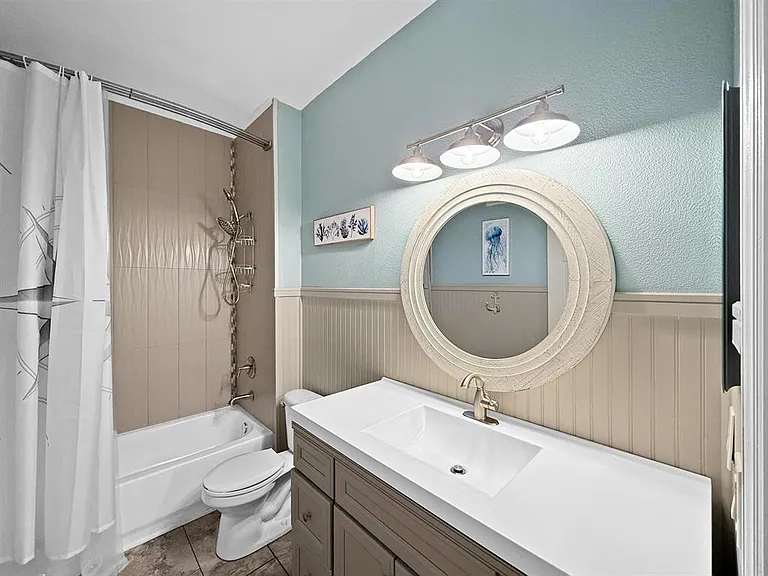 2400 E Aragon Blvd #2 — Photo 11