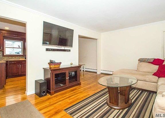4th image of 574 N Suffolk Ave
