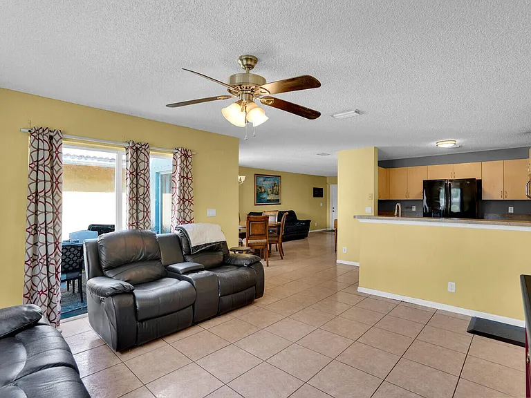 3331 Commodore Ct — Photo 4