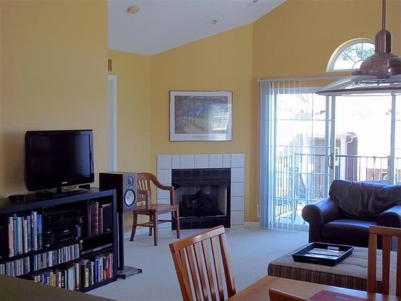 3rd image of 3219 Primrose Ln