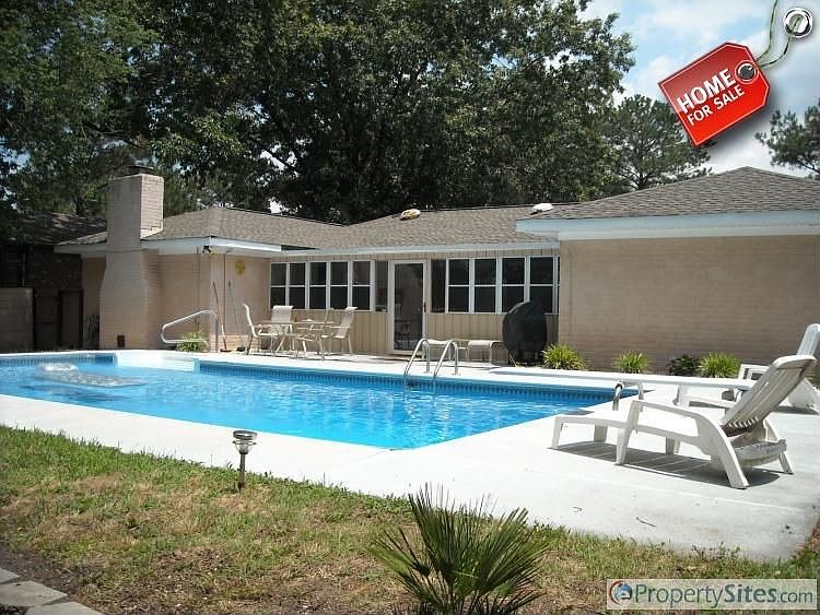 1st image of 717 Churchill Dr