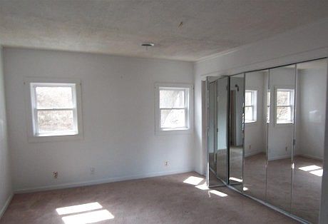 2nd image of 1516 Chester Blvd