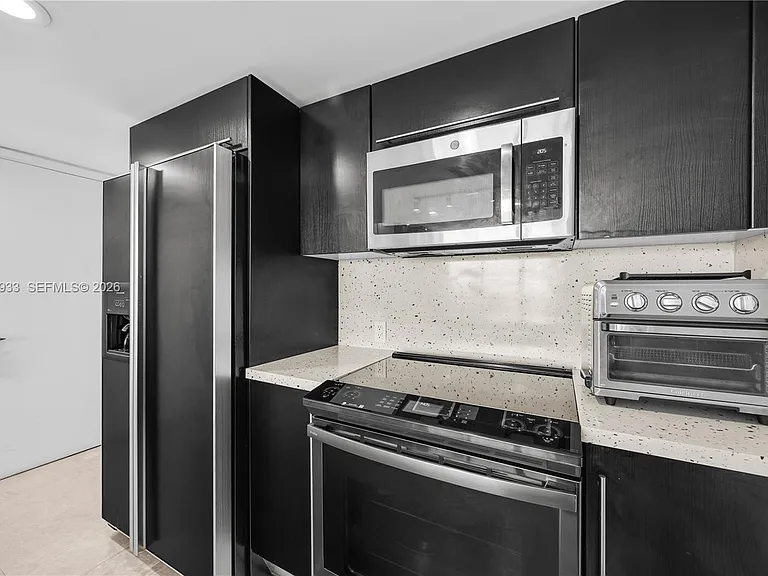 665 NE 25th St #1503 — Photo 12