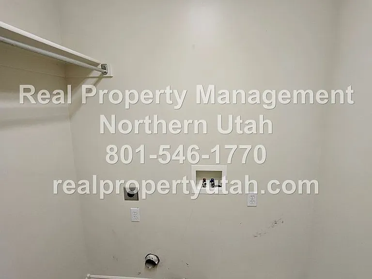 1419 S Blossom Ln — Photo 18
