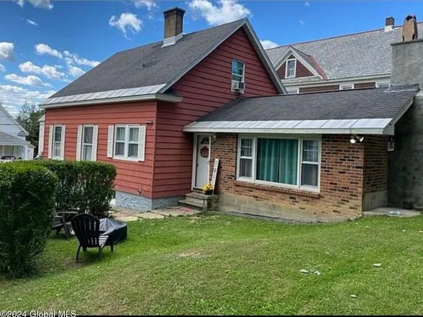 19 McClellan Avenue, Amsterdam, NY 12010