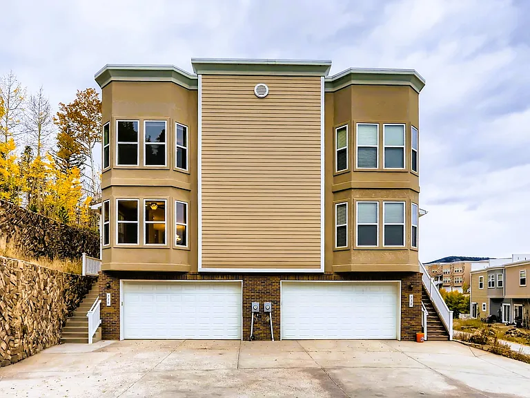 736 Martin Dr #1 — Photo 3
