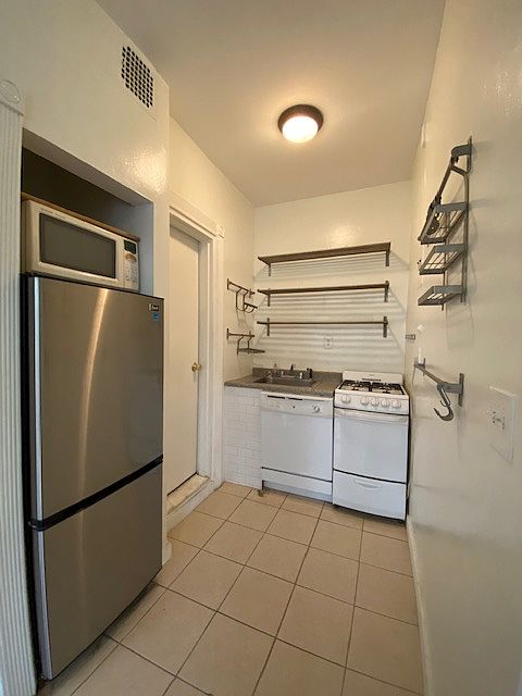 1st image of 574 9th Ave APT 5