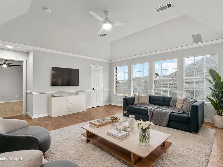 433 Martel Ln — Photo 30