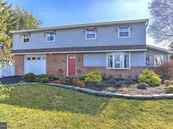2053 Stoverstown Rd, Spring Grove, PA 17362