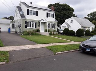 9 Fenway Dr, Hamden, CT 06517