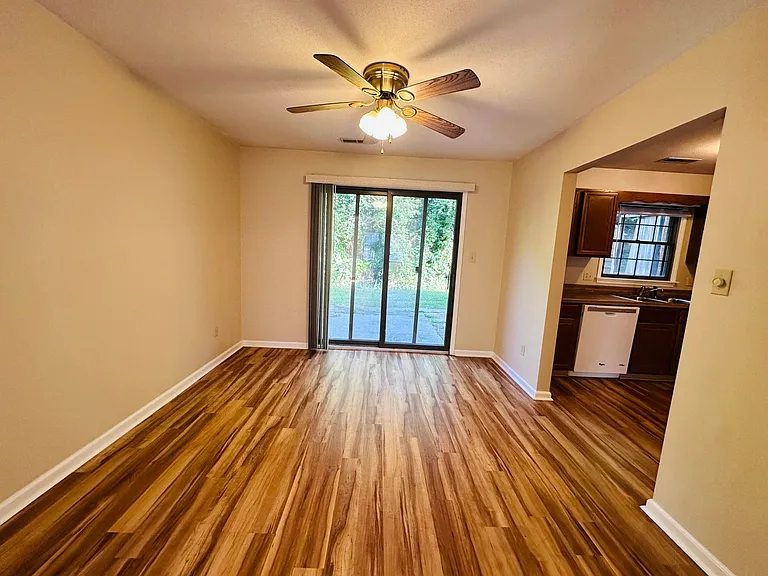 105 Franklin Parke Ct — Photo 3