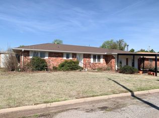 112 N Sylvia St, Okeene, OK 73763