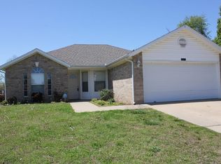 501 Walker St, Centerton, AR 72719