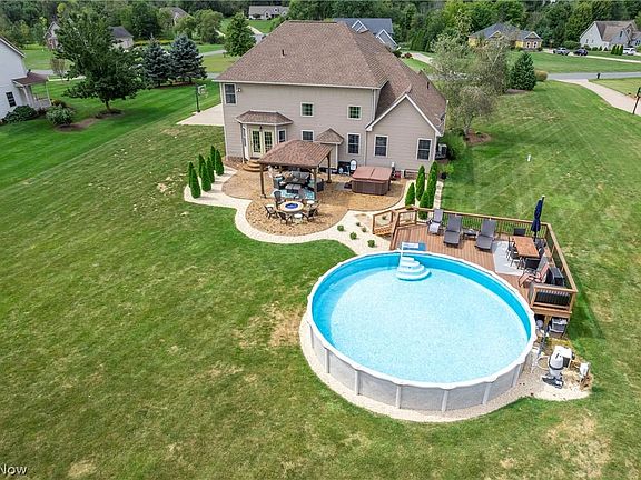 2nd image of 10255 Red Rose Dr