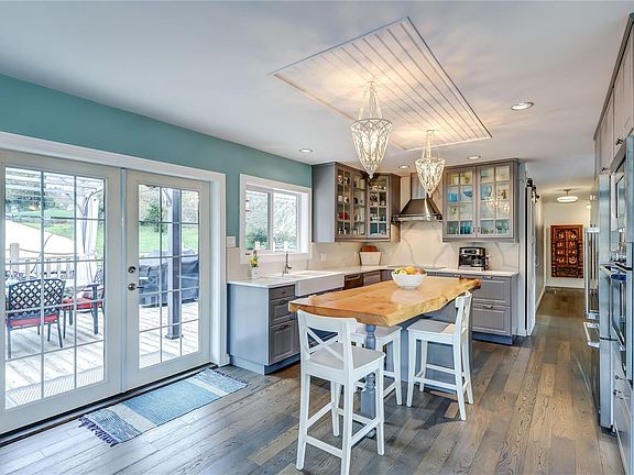 5th image of 1569 Murdoch Rd