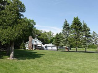 553 Old Post Rd, Galesburg, IL 61401