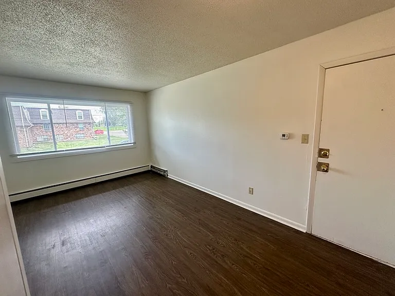1465 Meadowview Dr #5 — Photo 5