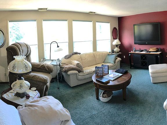 5th image of 1030 Lakeshore Dr