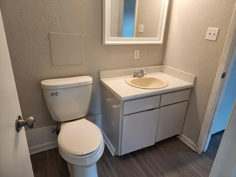 upstairs full bath