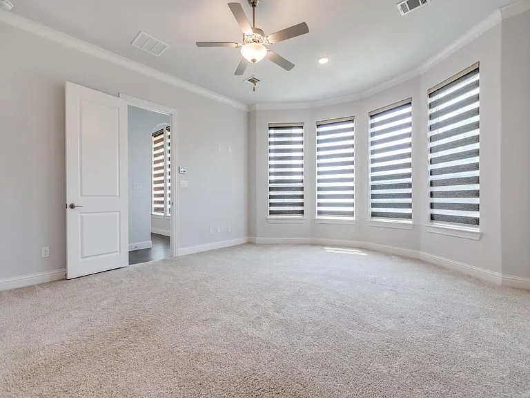 2101 Hebert Ct — Photo 12