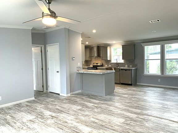 5th image of 200 Forest Dr #6GY74N