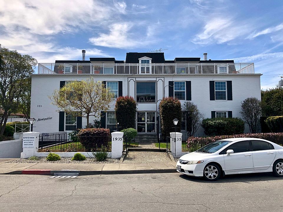 Newly renovated 2nd-floor condo close to downtown Mountain View ready for you to move in!