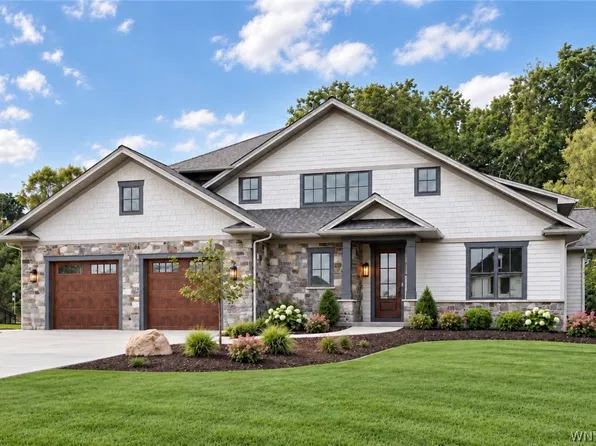 19 Edgewood Farm Ln, Orchard Park, NY 14127