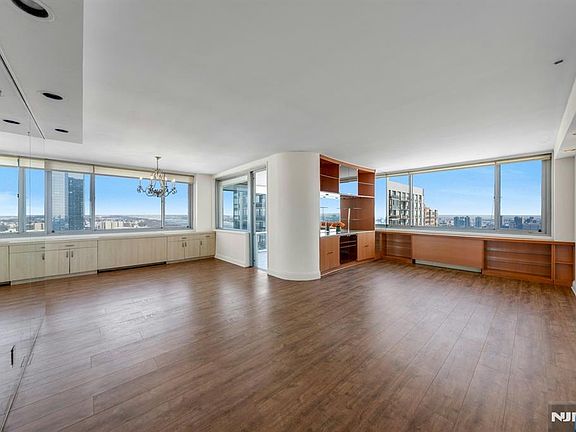5th image of 1600 Parker Ave APT 29C