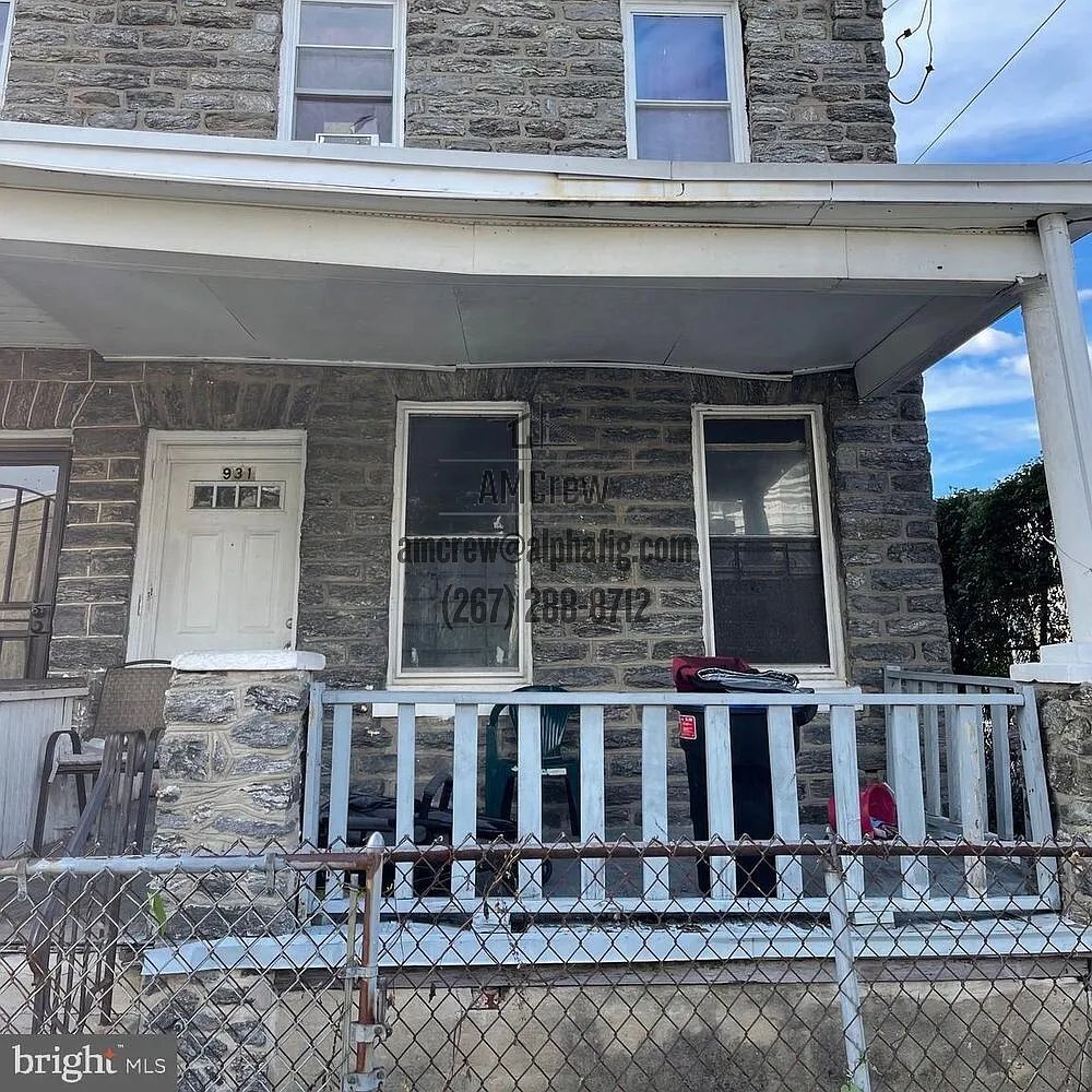 931 E Woodlawn St — Photo 1