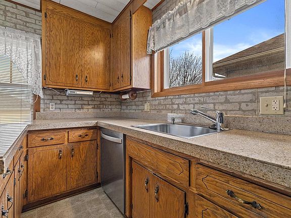 5th image of 1423 West Lawn AVENUE