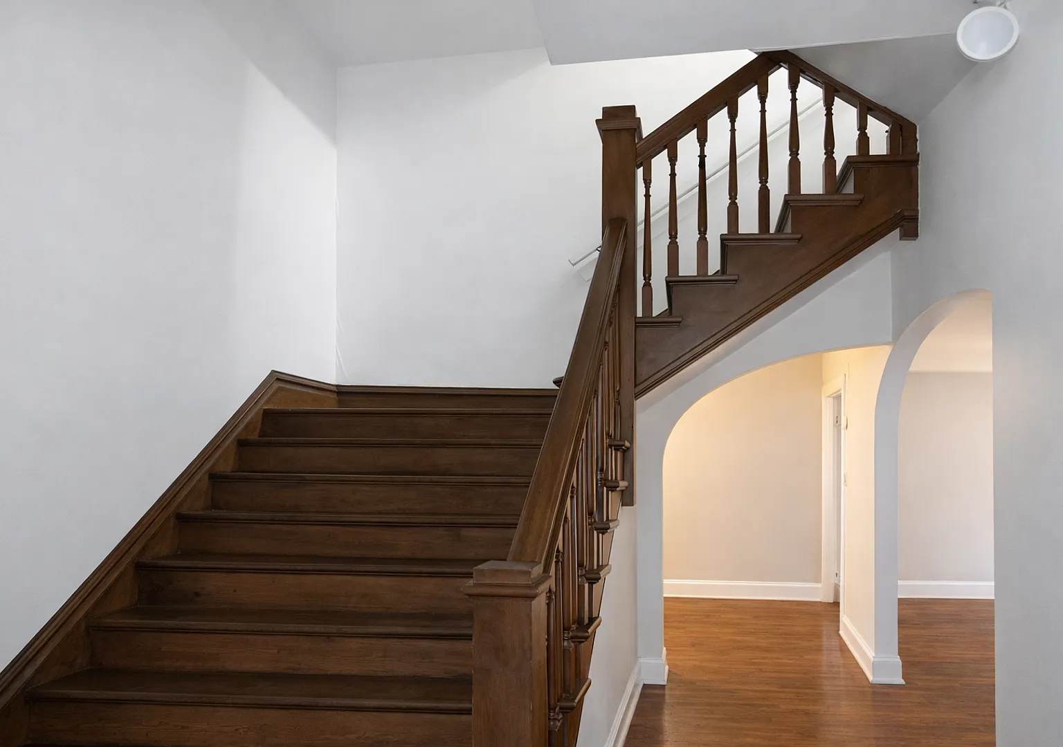 887-22ND — Photo 2