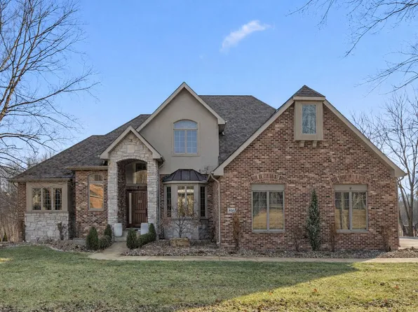 8955 Hillside Dr, Saint John, IN 46373